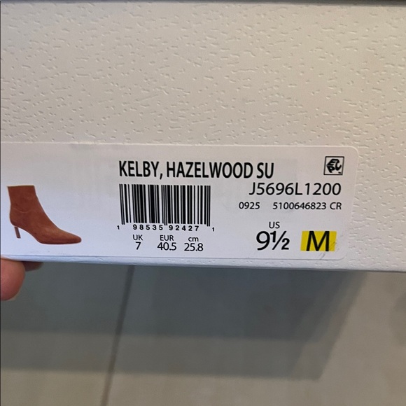 Veronica Beard Kelby ankle booties - Picture 7 of 7